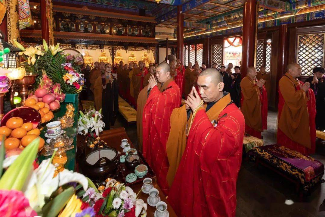 本寺住持昌善大和尚,首座昌信法师,霞如法师,圣幢法师,昌辉法师,共同