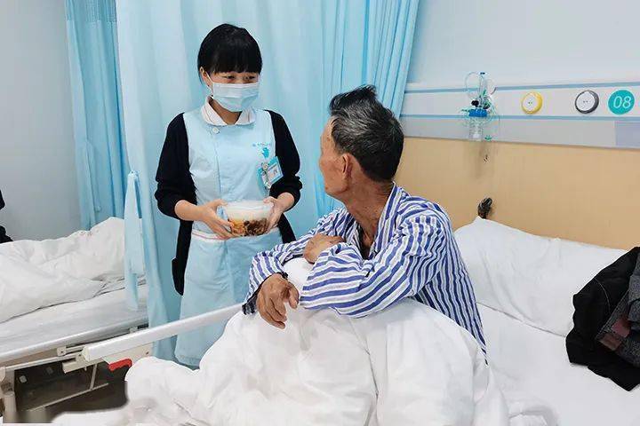 暖心医患事一名住院老人的一日三餐