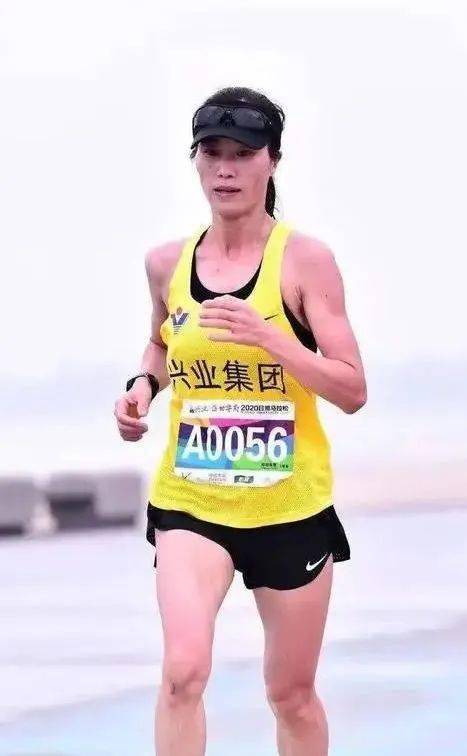 北大陈为芬的马拉松传奇女人什么时候起跑都可以