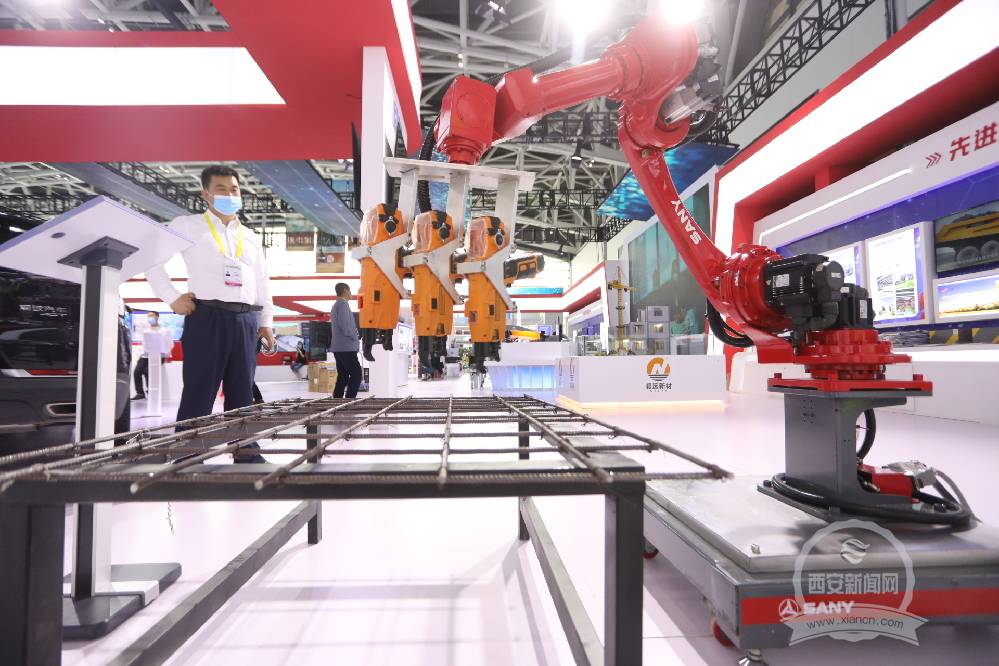 机器人|沣西新城亮相丝博会 刮起科技旋“沣”