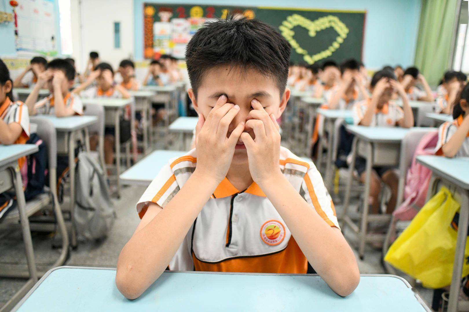 教育部:降低儿童青少年近视率将纳入政府绩效考核_吕帆