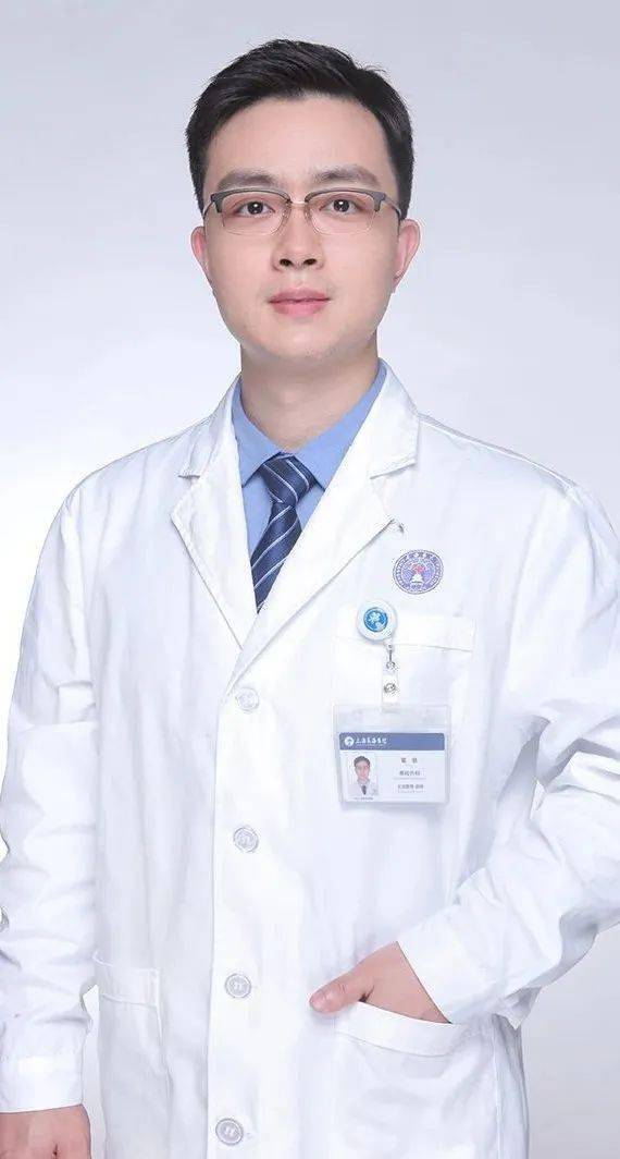 白玉树海军军医大学附属上海长海医院脊柱外科副主任医师 副教授翟 骁