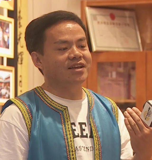 赵丕鼎家庭祖孙四代执着守护古曲乡音全家老少真情歌唱时代新曲