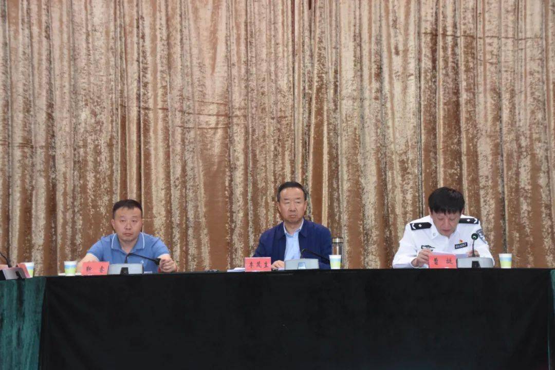 区政府副区长兼区公安局局长曹挺在讲话中,分析当前禁毒形势,部署了下