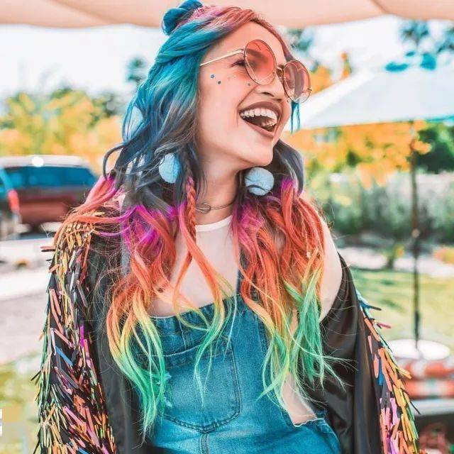 小红书辣妹有多野满脸贴钻石和15万人蹦迪开party网友这成人游戏绝