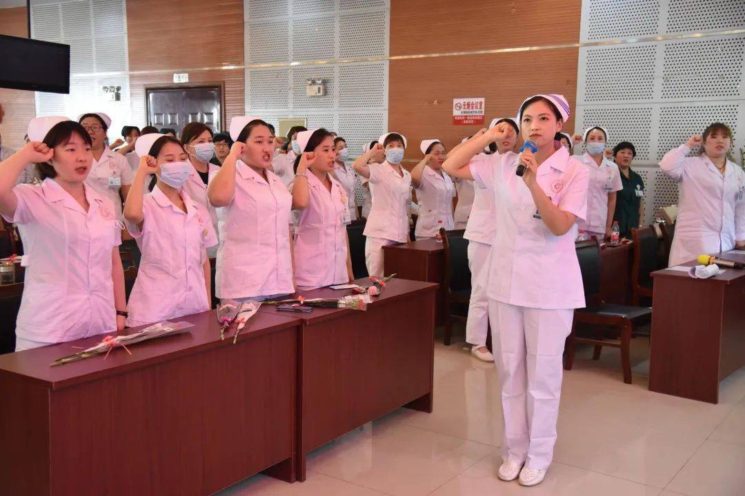 国际护士节定兴县医院传承红色基因创新发展护理礼赞敬佑生命的你们