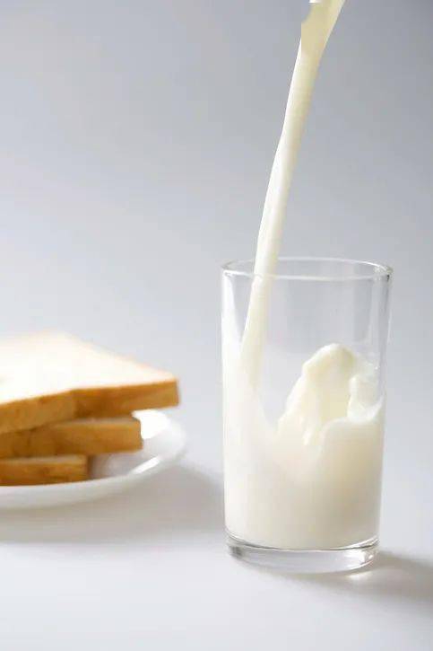 喝牛奶,6个真相要知道!这些时候,这几种人最好别喝!