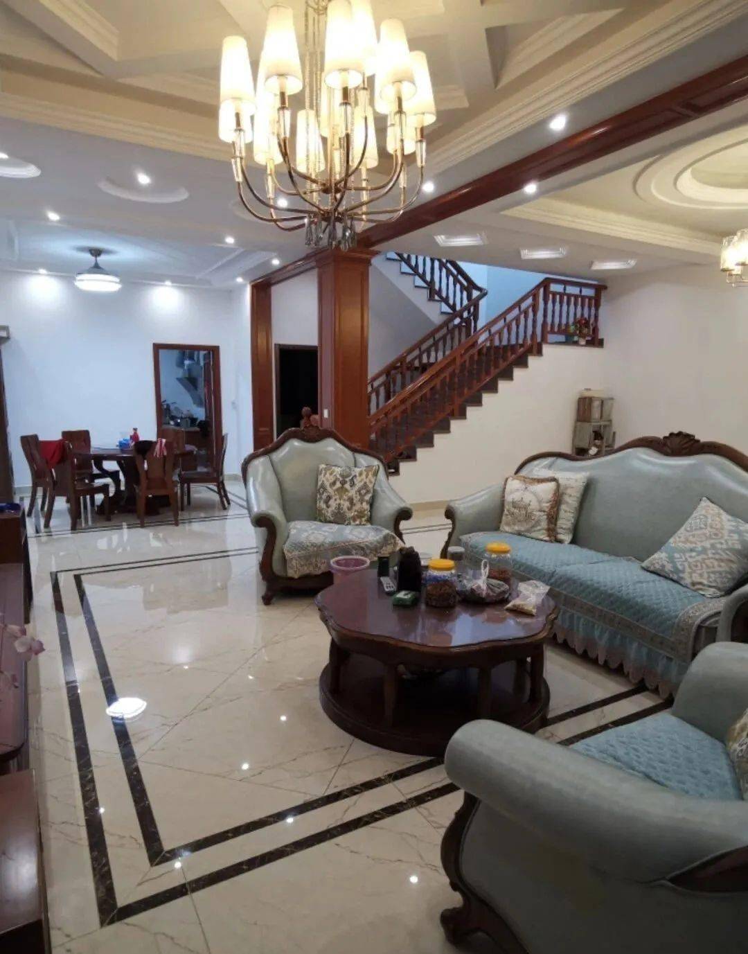 晒晒朋友家花了80万自建的农村别墅,不含装修,没有那么高大上,但自己