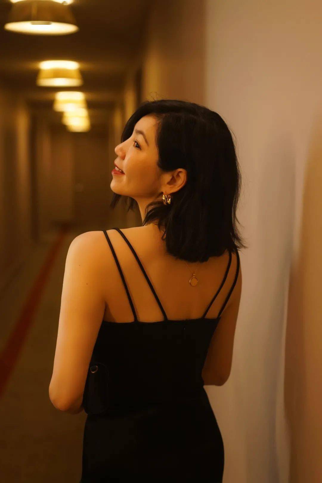 国模世纪大合影里这张脸大气仙气太吸引人