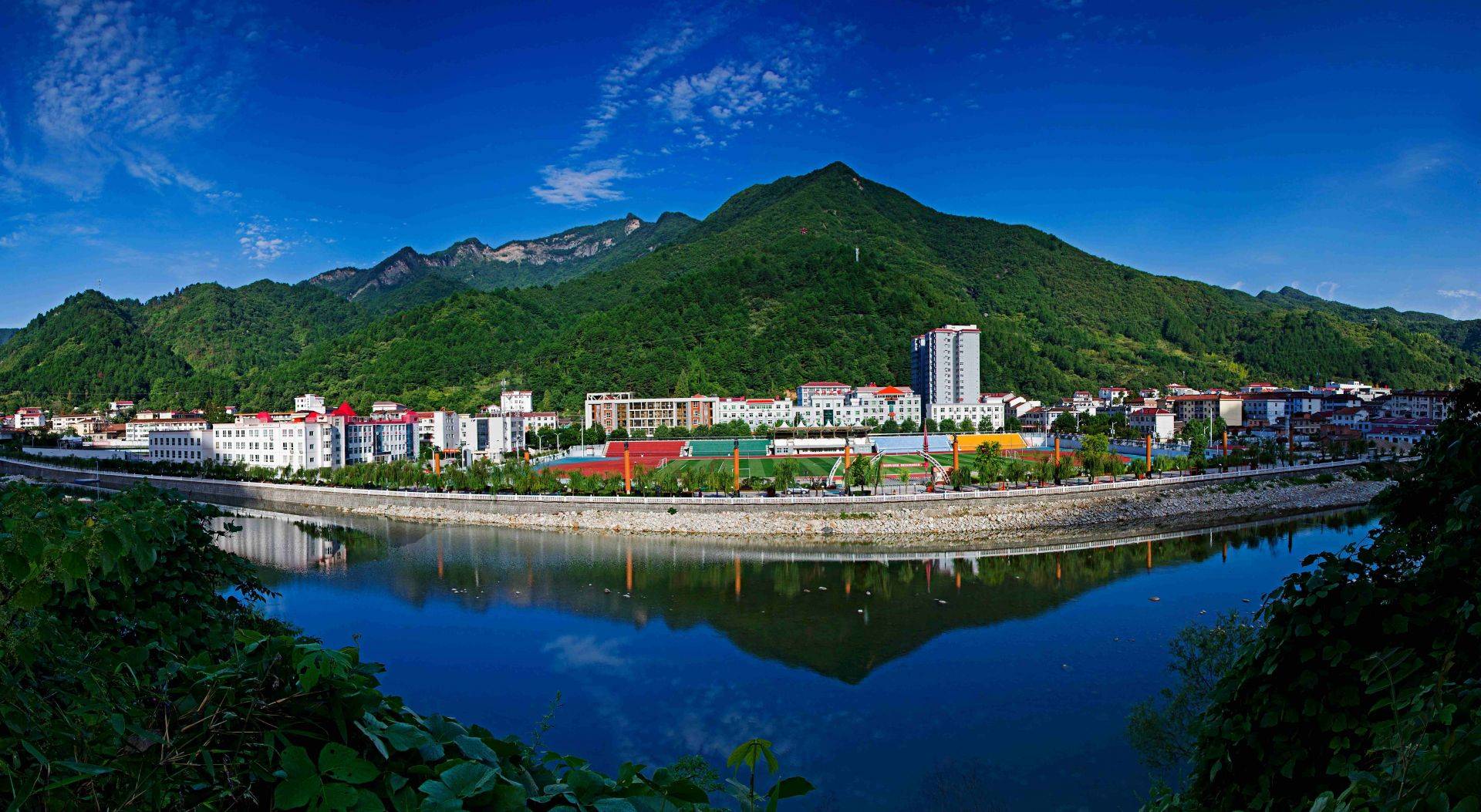 汉中市佛坪县秦岭深处的生态卫士