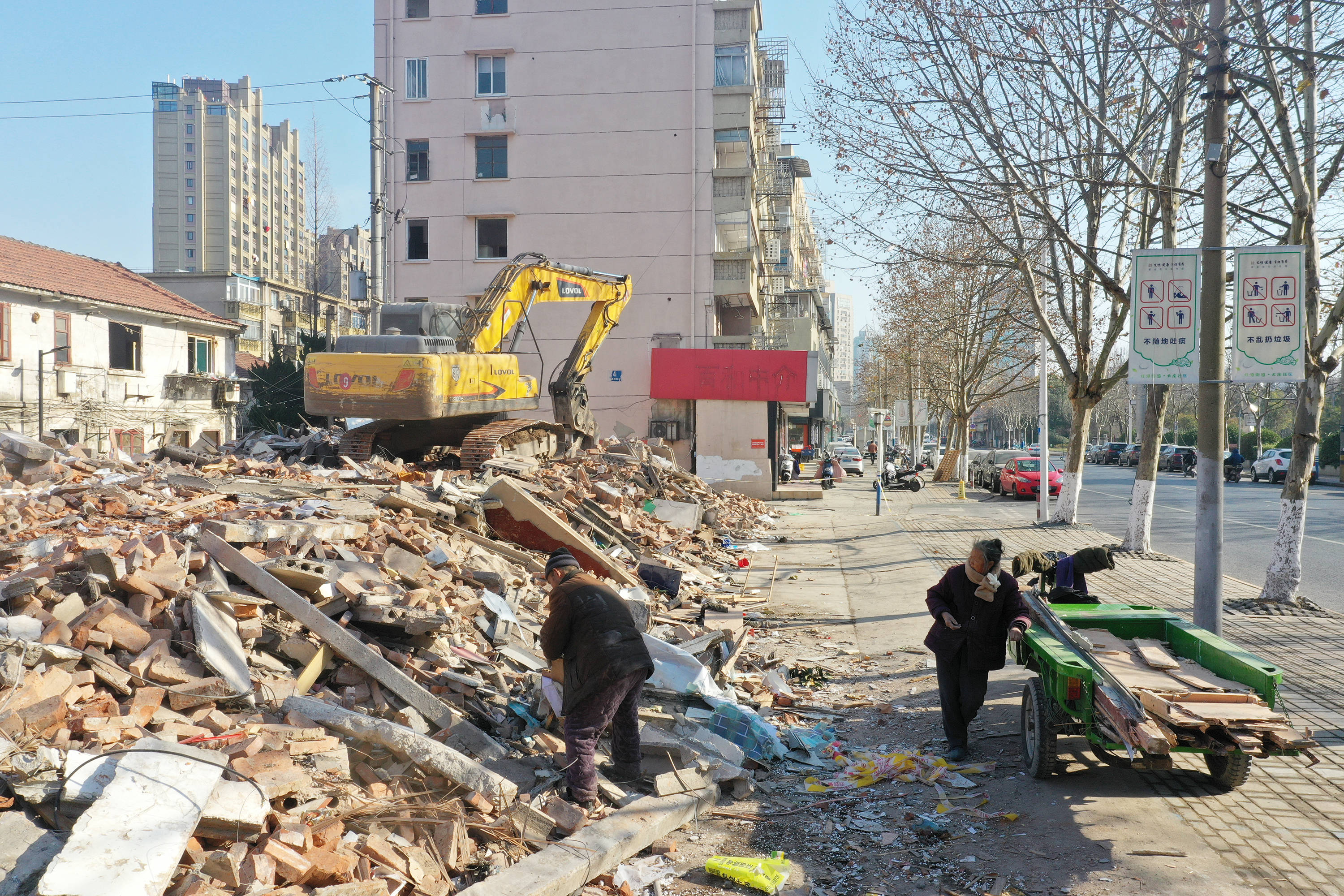 崇川区在"居民自愿,政府主导"的前提下启动任港路新村的"城市更新"