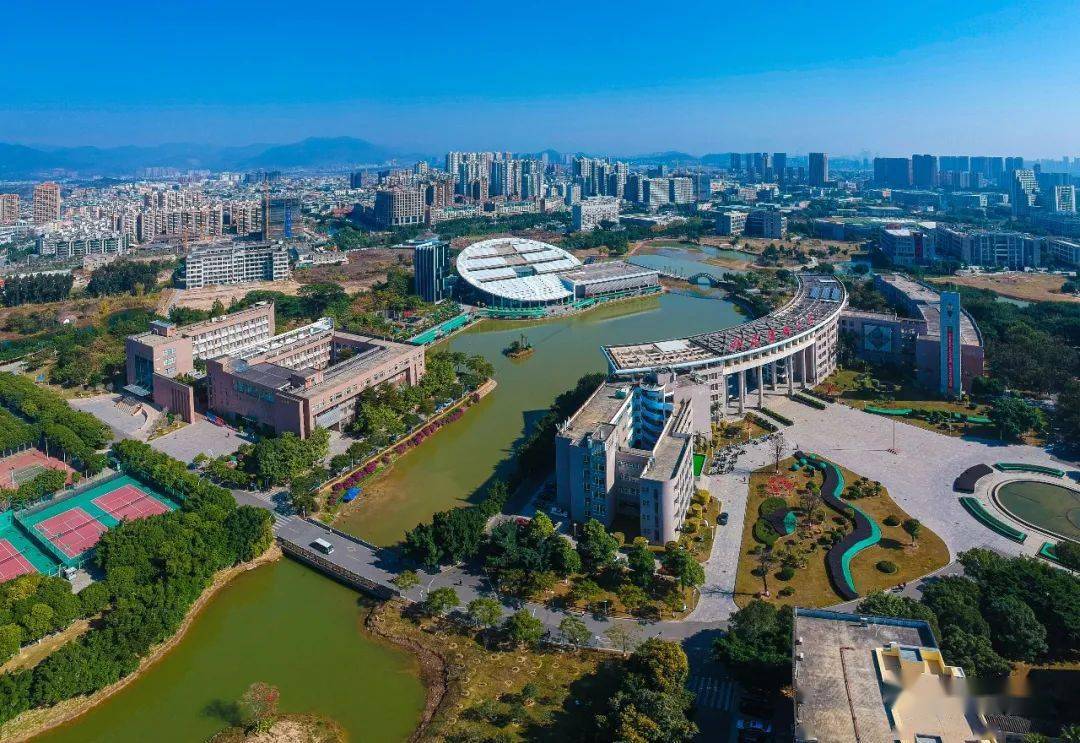 (闽侯正在加紧建设一流大学城林双伟/摄)