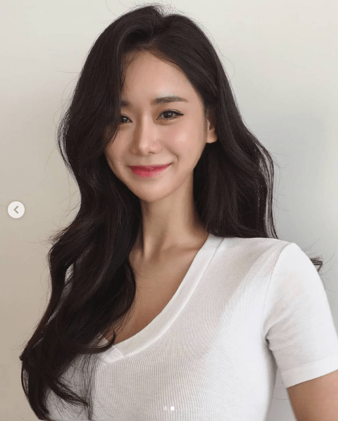 韩国犯规级女模candyseul宅男女神身材不输卡戴珊