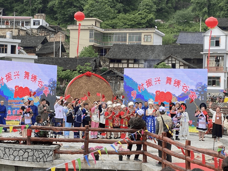 乌当区第三届四月八文化节活动在下坝镇举行