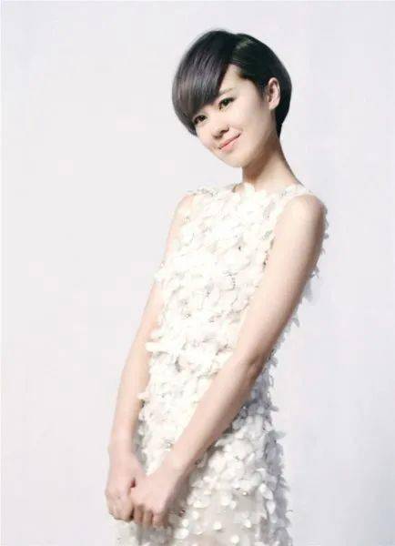 940音乐推荐丨郁可唯阳台上