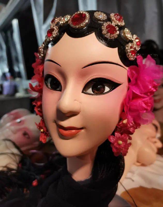 (泰顺木偶头)为了增强木偶头的表现力,泰顺木偶头在传统15种造型的