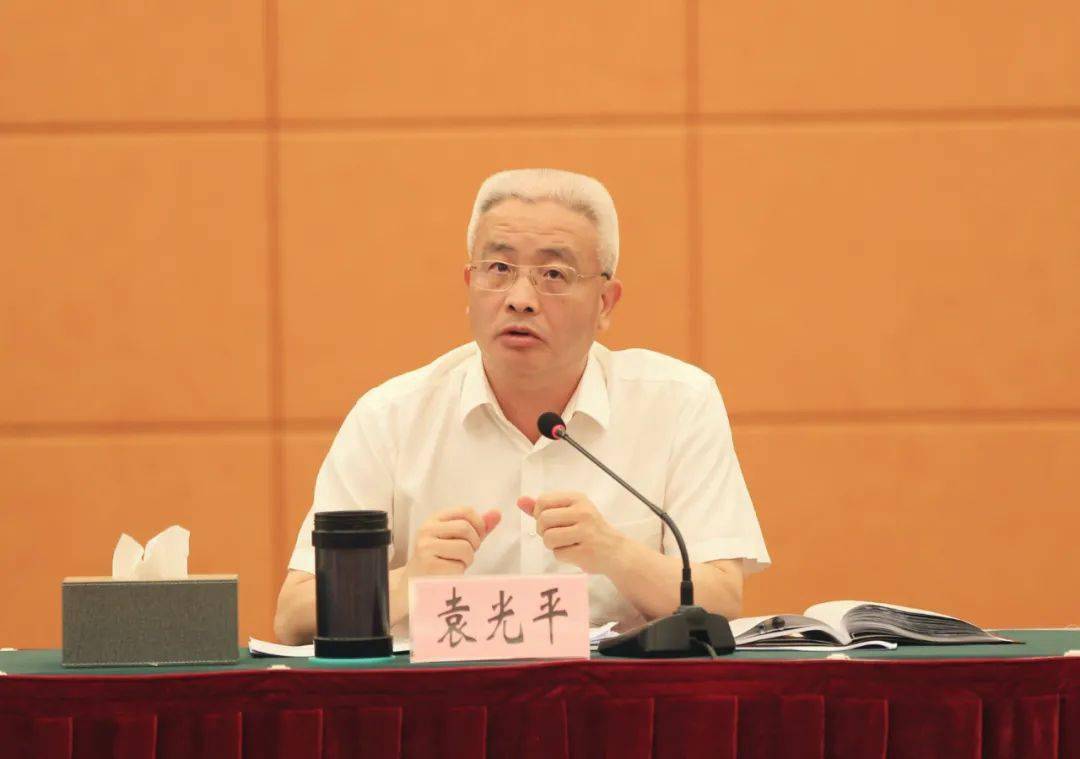 袁光平不折不扣抓好生态环境问题整改确保生态环境变得更好