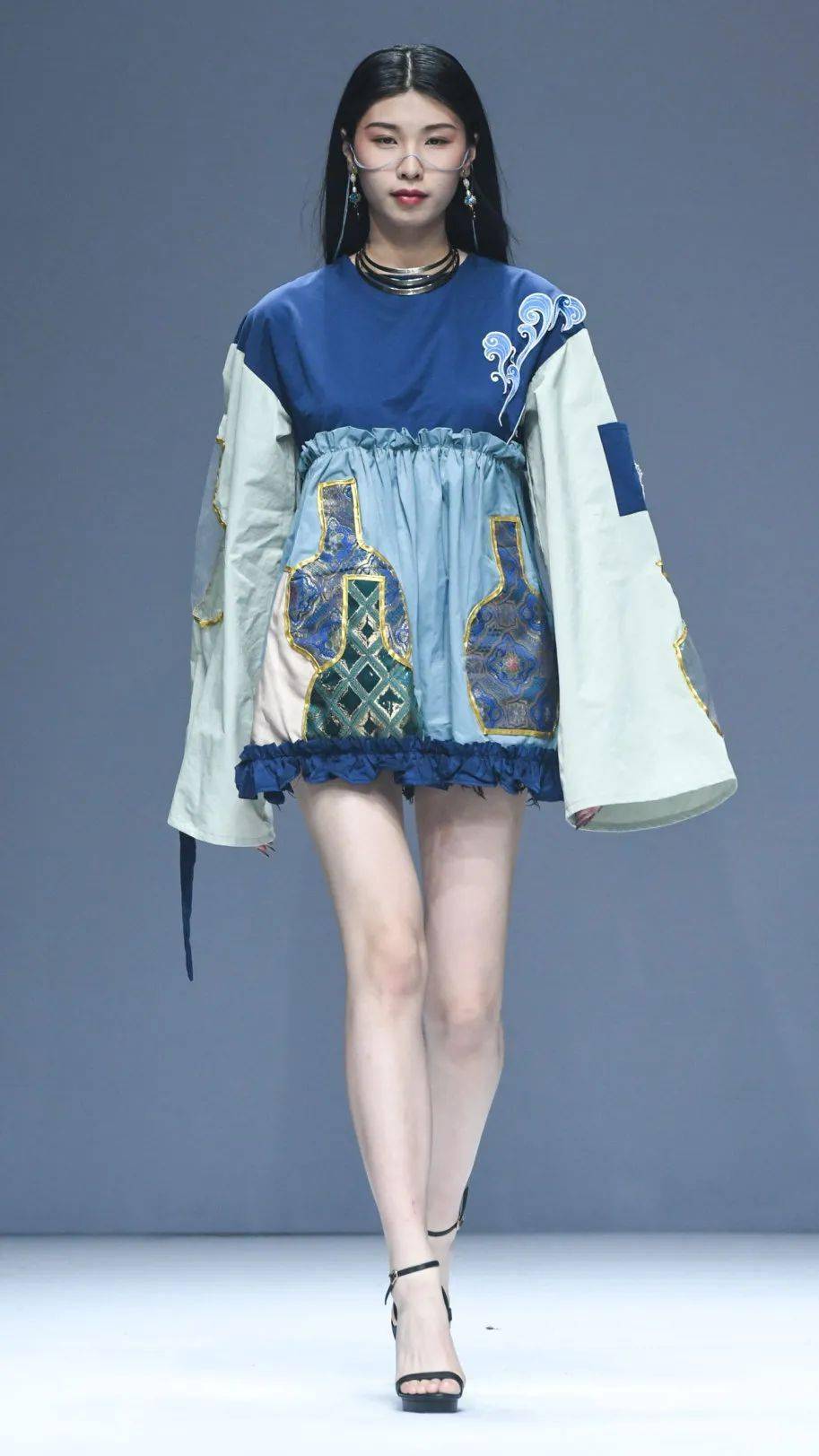 毕业设计|天津师范大学美术与设计学院:知一·行易_服装