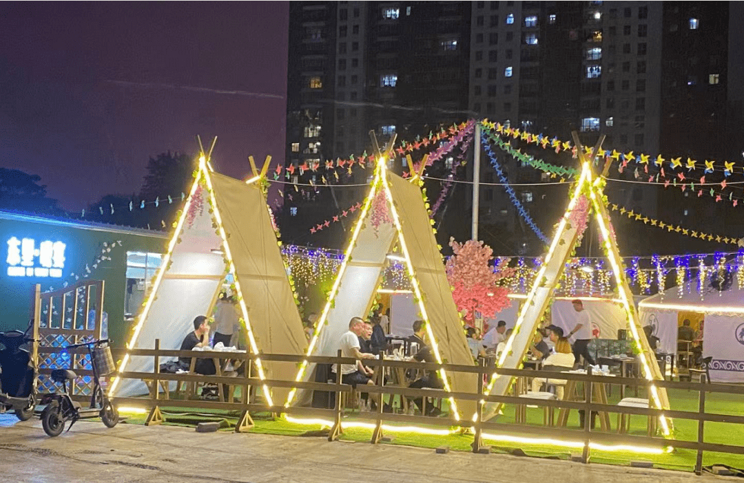 这家网红烧烤店太能撩人超值撸串撸虾套餐限时899元抢更有烤羊排套餐