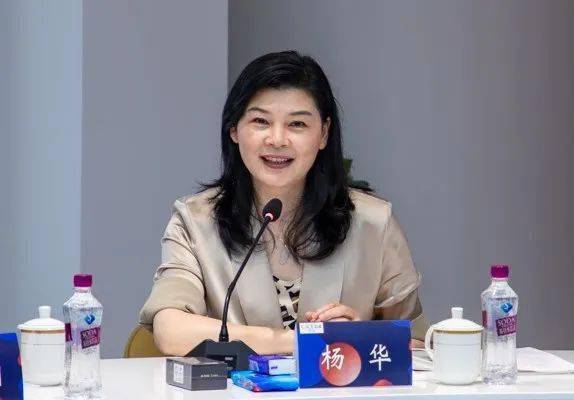 扬州广播电视传媒集团(总台)编委,融媒体新闻中心副主任杨华扬州广播