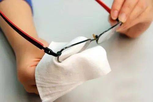 怎么样自己测眼镜轴位 685f9d7f7cc5490a8f7d4825b8c96d59.jpeg