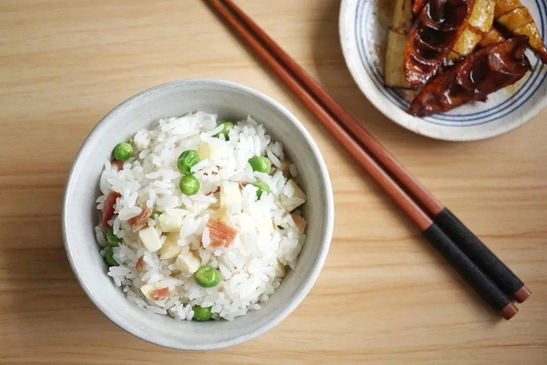 什么菜可以蒸麦饭最好吃 32cf2237739b4c7f9409d9195ef8d841.jpeg