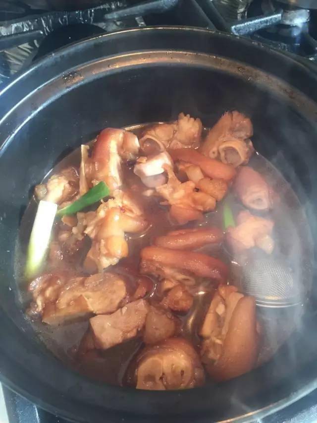 猪脚怎么做好吃又香不油腻 c9fad1f6b72440acac0ec425b007bbc0.jpeg