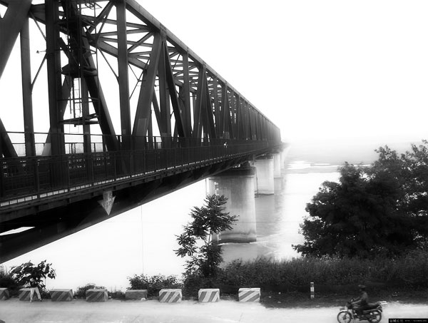 谷城河谷大桥图片