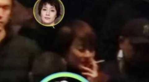 马伊琍风波后现身,满脸愁容当着大女儿抽烟