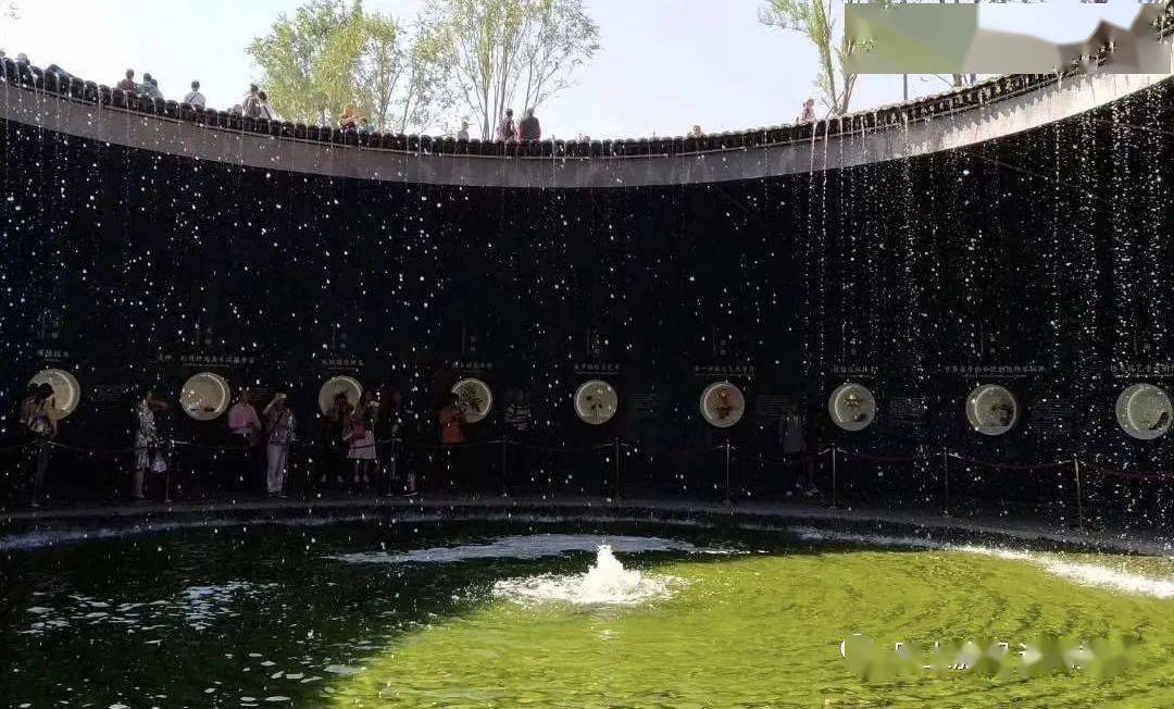 北京世园公园地址:延庆区百泉街17号公共交通:乘坐919路快车到司家营