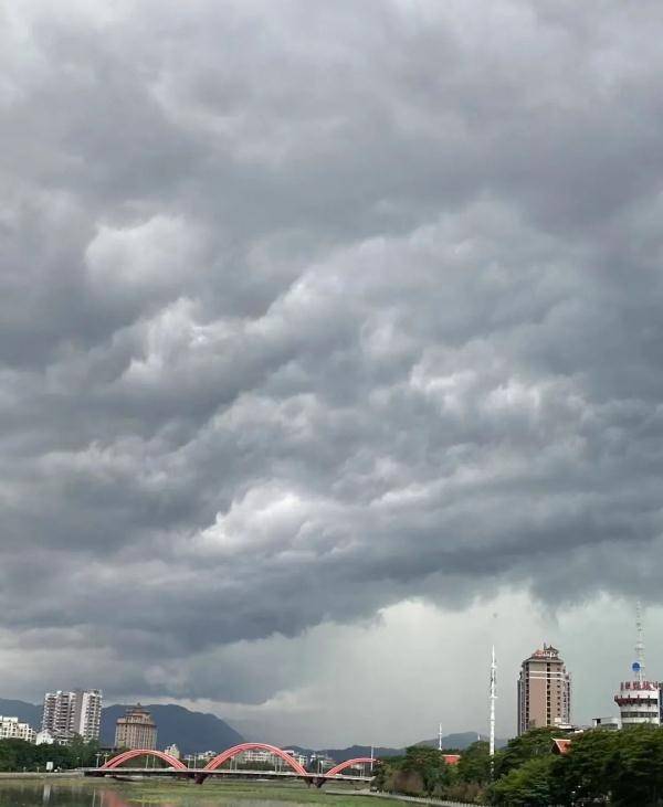 紧急提醒福建多地发出预警暴雨雷电大风要来了