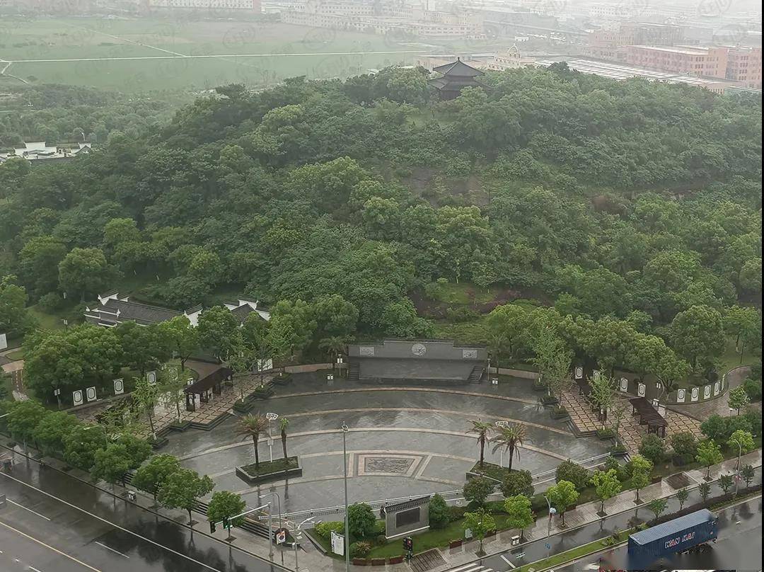 69694,地块离狮山公园不远,是个健身休闲的好去处.