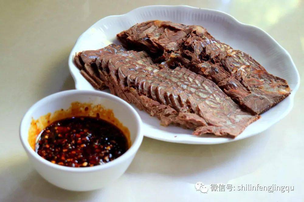 小城三餐一盘牛菜慰寂寥