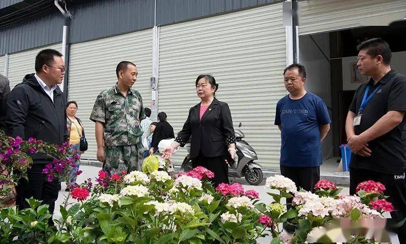 方先红到广禾农贸市场调研