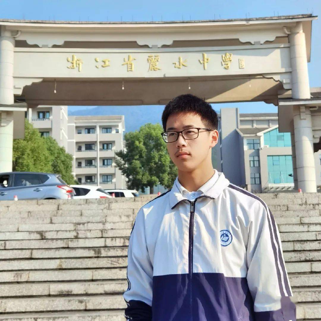 国旗下讲话王艺臻心怀天下砥砺前行