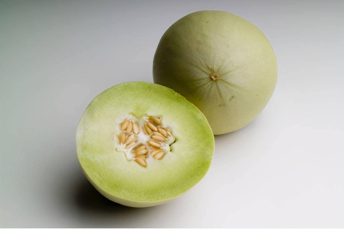 因为白兰瓜具有美容养颜的功效