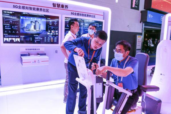 机器人|创新科技闪耀数博会