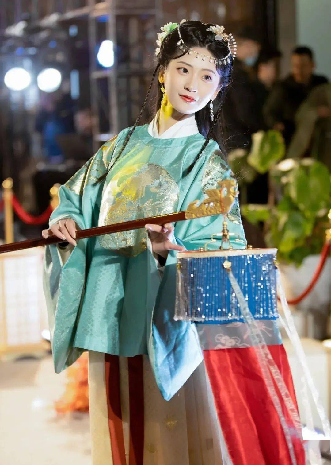 五月芳菲尽,盐波尽堤岸长沙"华裳九州2021聚方特"——梨花风起正四月