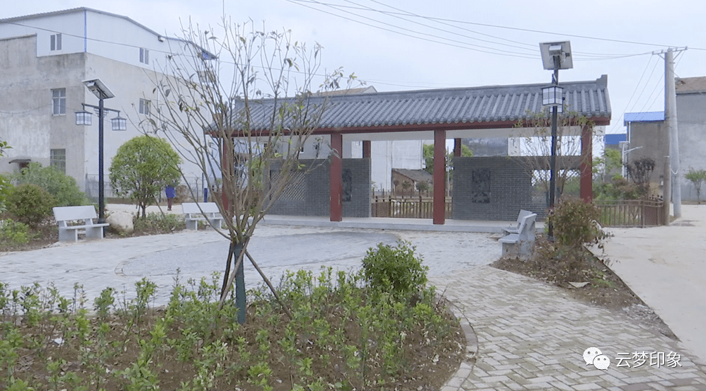 一腔赤诚勇担当——记"全省脱贫攻坚先进个人"龚必波_吴铺镇
