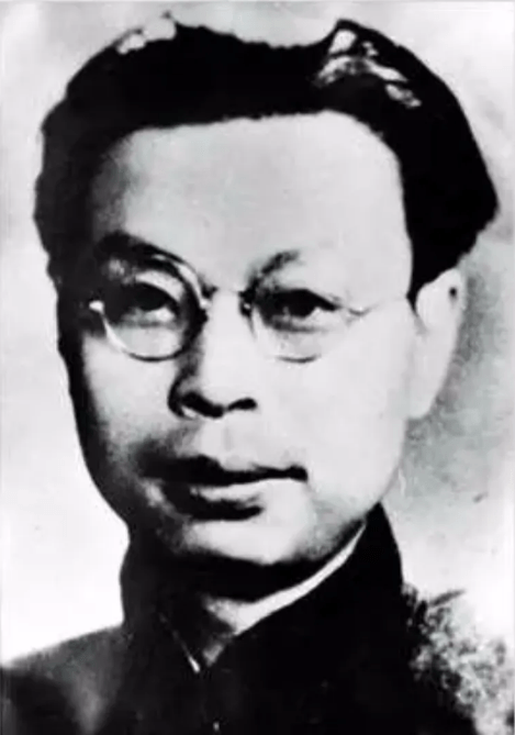 李白烈士故居重新开放:展陈新增李白家谱,同时期老电台