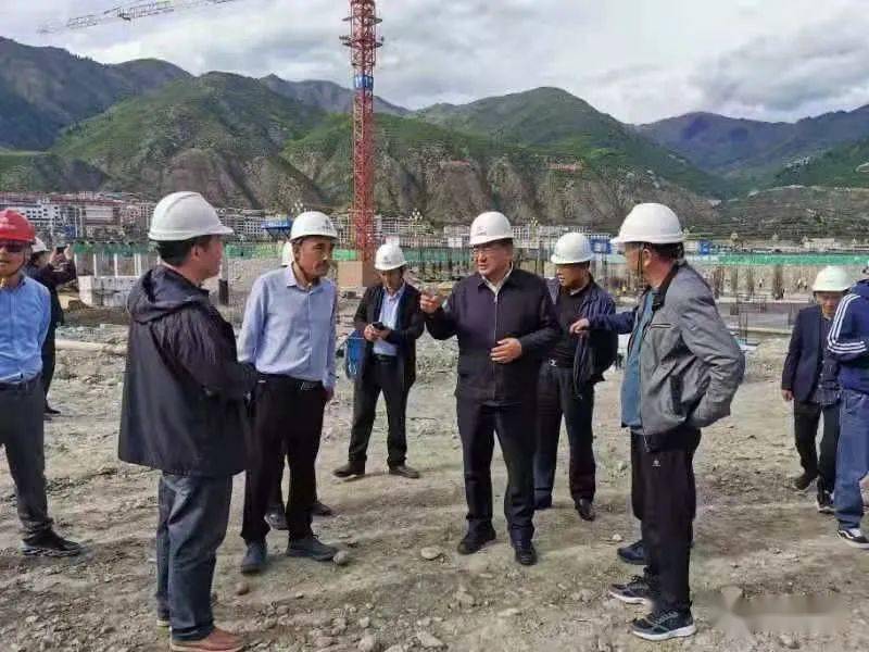 仁青东珠指出,在喜迎建党100周年之际,迭部县作为全省重点红色教育