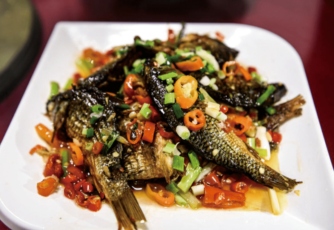 仰天湖"瑶家九大碗" 诗情画意醉田园