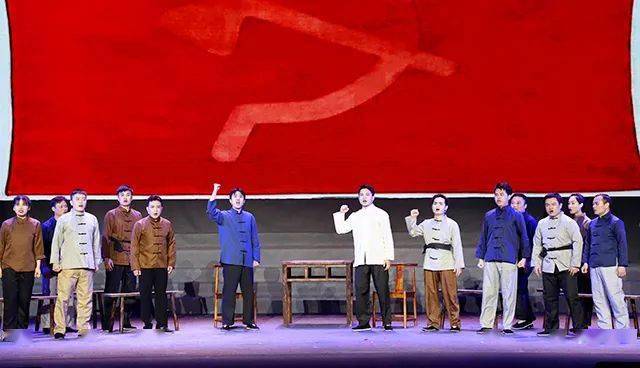 贵港原创革命历史舞台剧景仰成功展演线上观看人数超20万