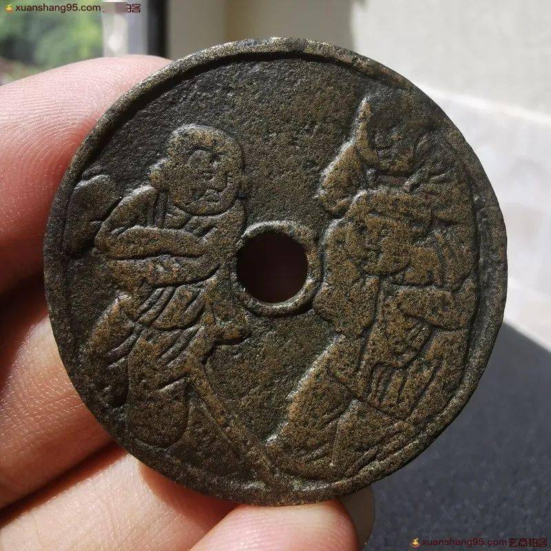 2mm起拍价:16000元说明:五男二女婴戏,正背一共有五男二女七个孩童在