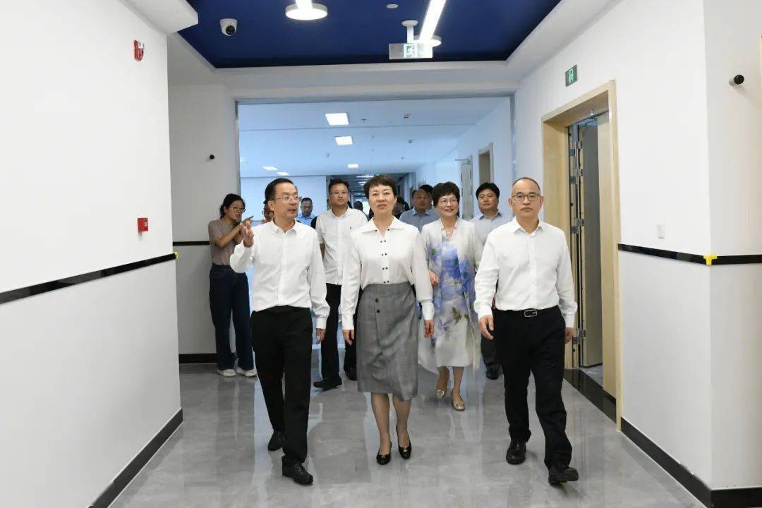 市委副书记区委书记佟桂莉调研萧山中学品质提升工程