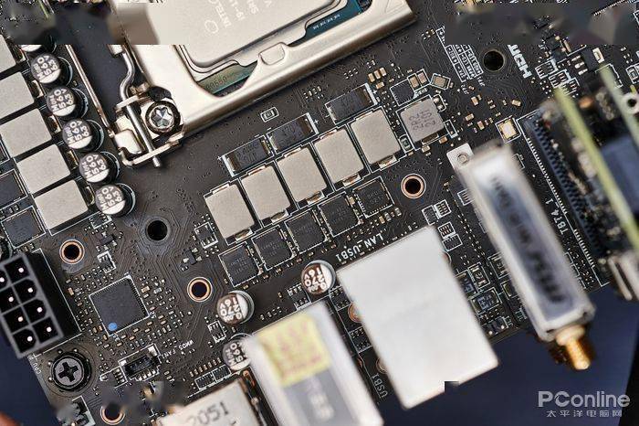 暗影|暴躁小正太，微星MEG Z590I UNIFY初上手