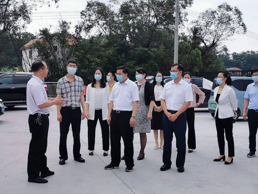 市四套班子领导六一前夕看望慰问少年儿童