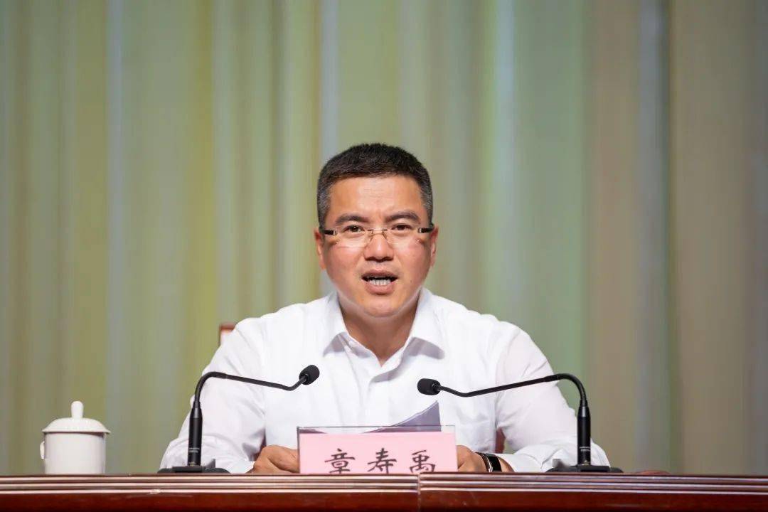 市纪委副书记市监委副主任龚大昕为全县领导干部上廉政专题党课