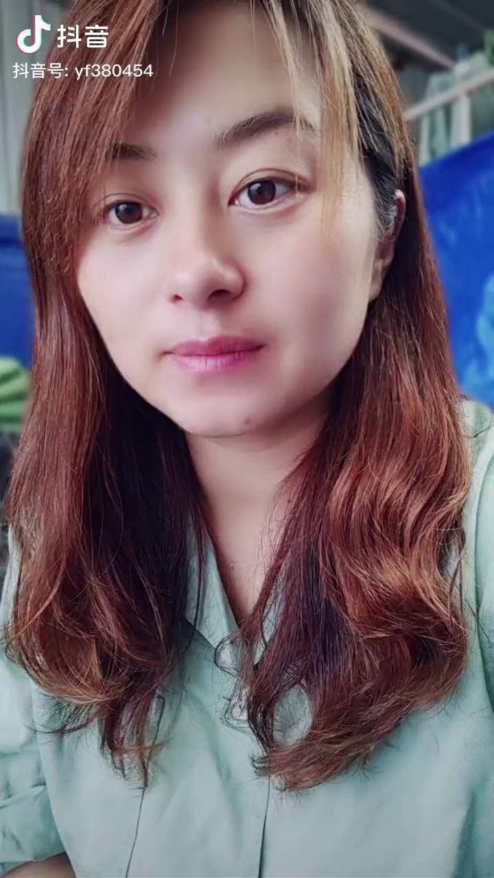 果真过了30岁再怎么打扮怎么扮嫩也还是透露着一股老娘们儿的气息我就