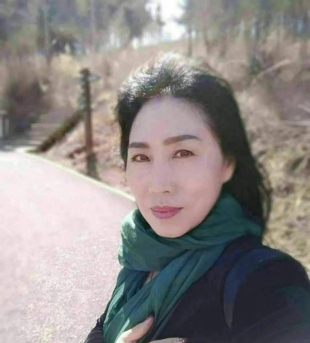 授权首发作者简介:张丽华,网名:回眸,哈尔滨市双城区文联作家协会会员